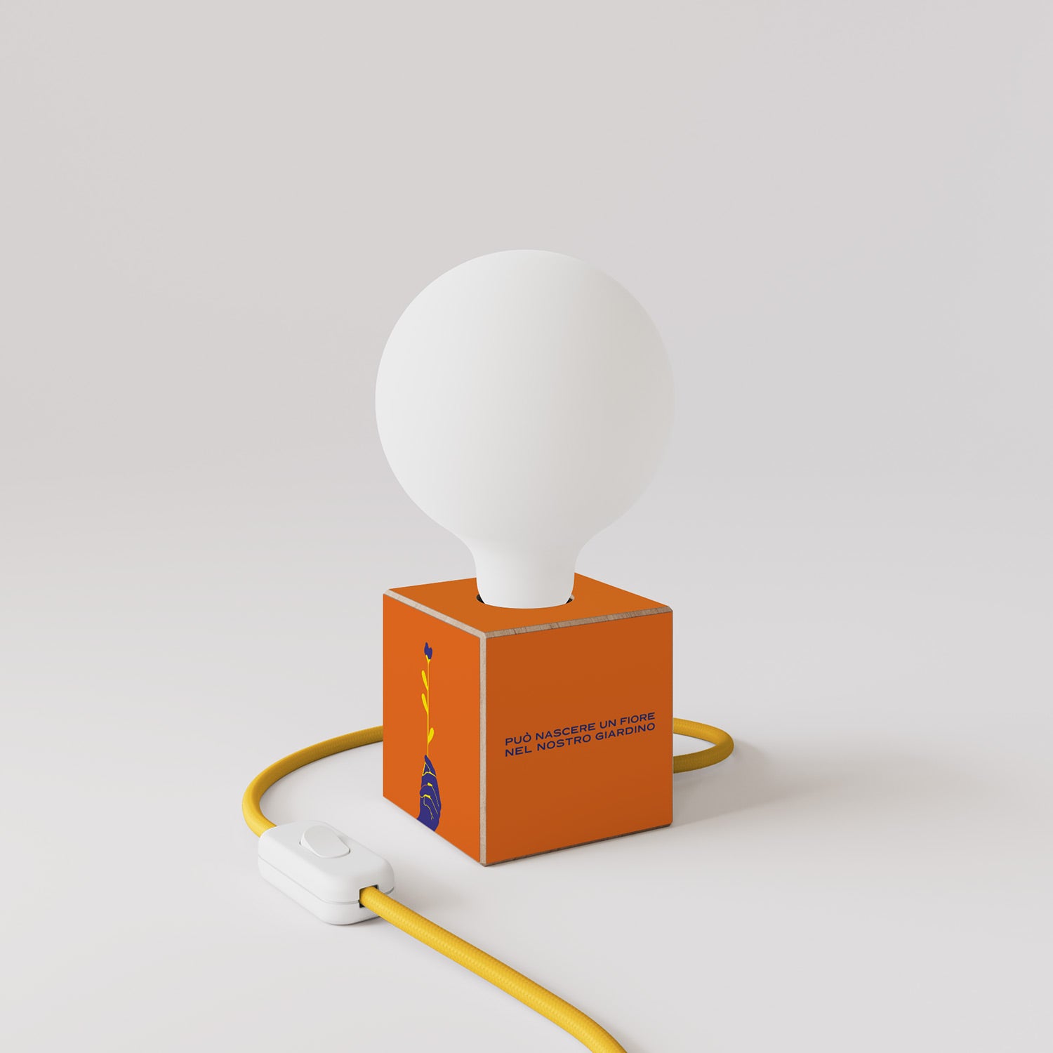 Cubetto table lamp with US plug, "Può nascere un fiore" porcelain effect globe bulb - Santomanifesto