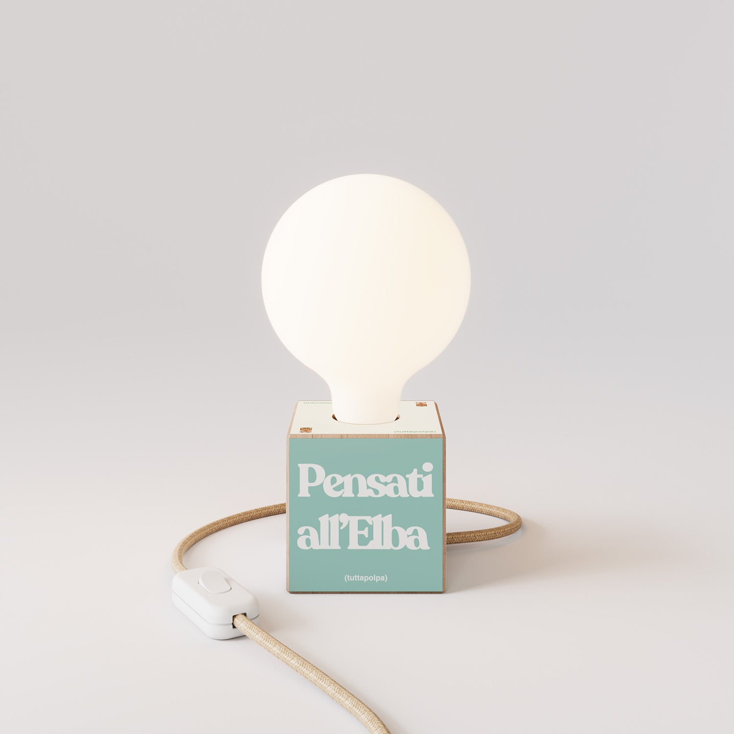 Cubetto table lamp with US plug, "Pensati all’Elba" porcelain effect globe bulb - Tuttapolpa