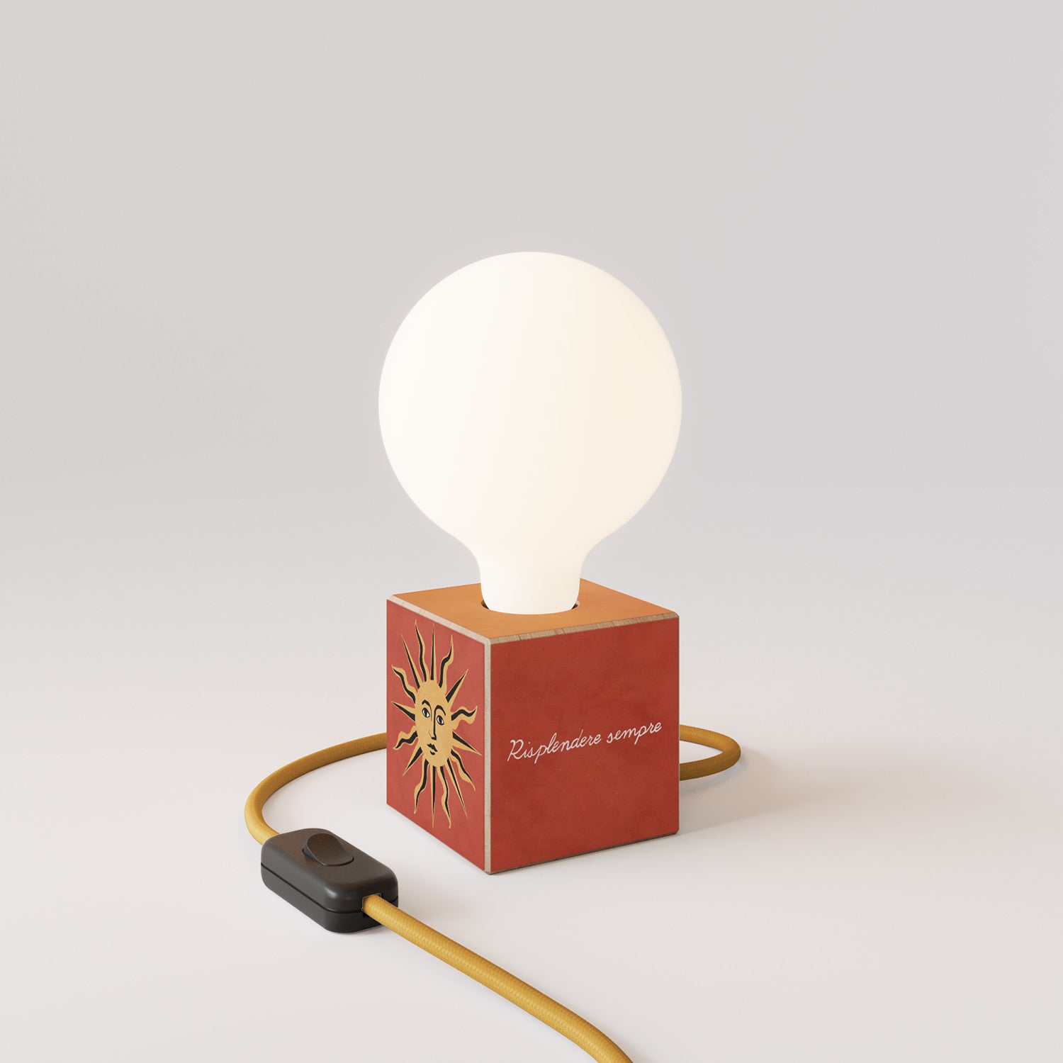 Cubetto table lamp with US plug, "Il sole" porcelain effect globe bulb - Santomanifesto