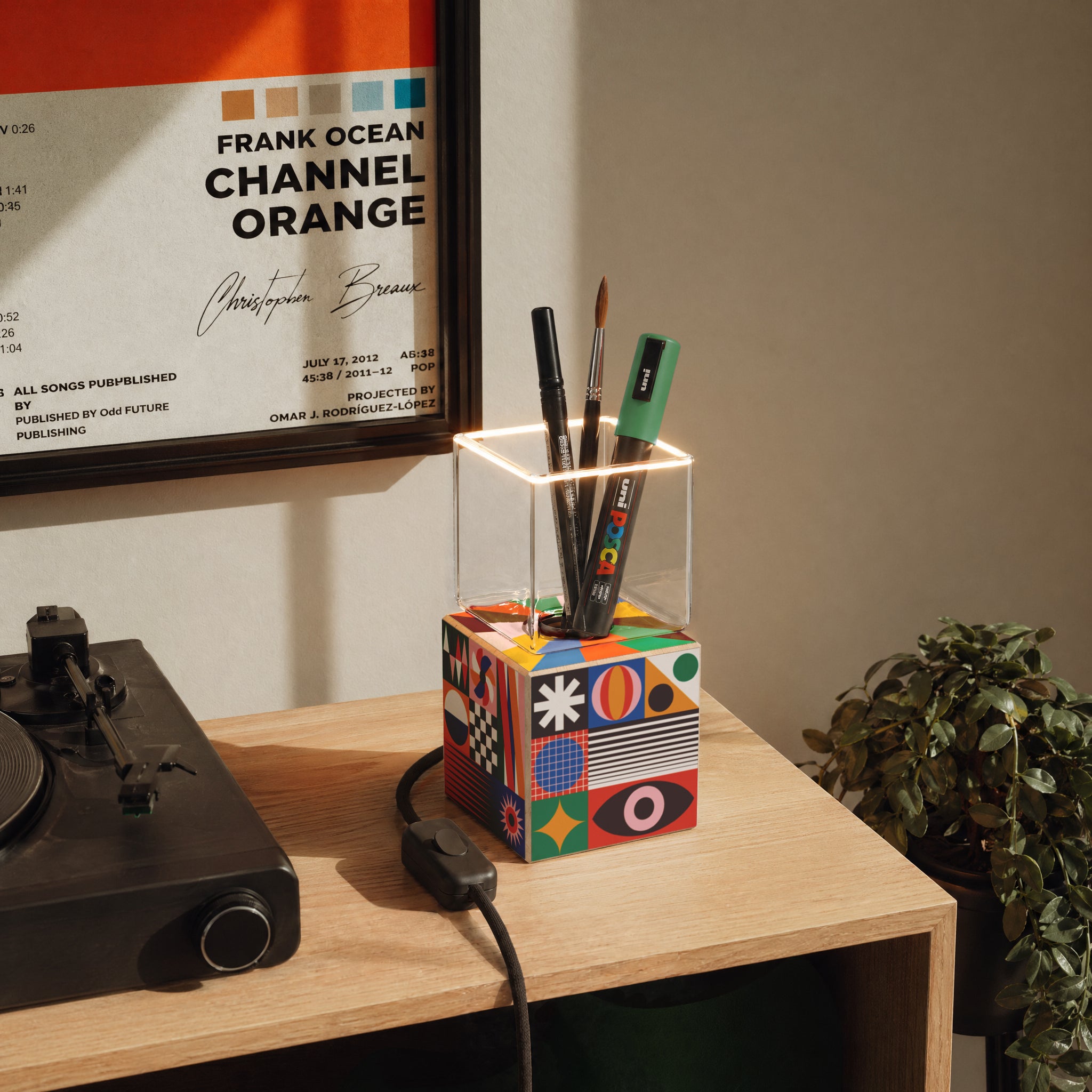 Cubetto table lamp with US plug, Ghost bulb - PosterLad