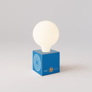 Lampada a batteria Cabless03 "Futur" con lampadina globo effetto porcellana - Futur Festival