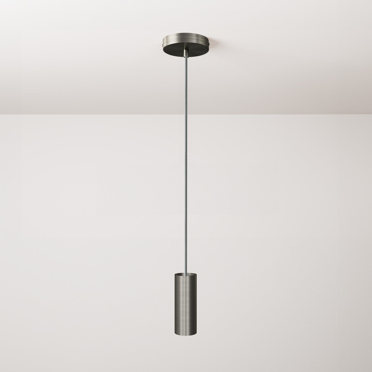 Lampada a sospensione completa di cavo tessile, paralume Tub-E14 e finiture in metallo - Titanio satinato