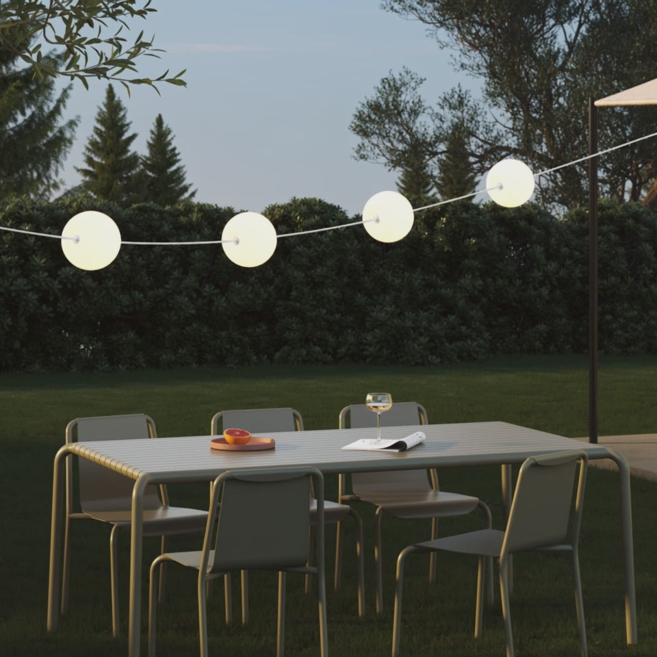 Charger la vidéo : Outdoor 4-Light String Light for wet locations Desert Brown, Power supply with US plug - Marina4 Cherry